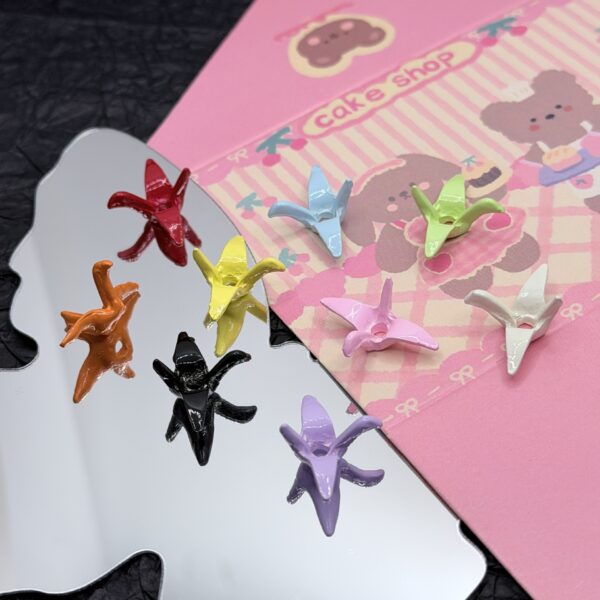 Wholesale Alloy origami crane painting DIY alloy accessories vertical hole bead stringing