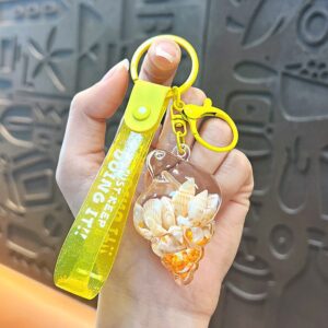 Orange-oiled small conch pendant