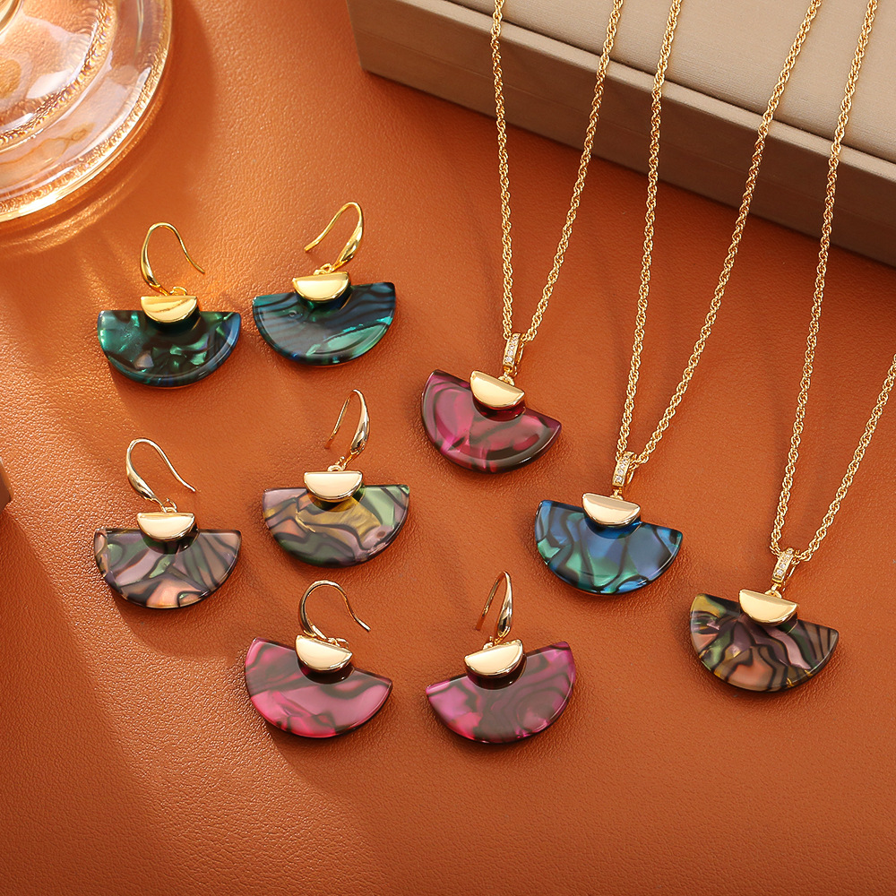 Wholesale Colorful fan-shaped abalone shell necklace