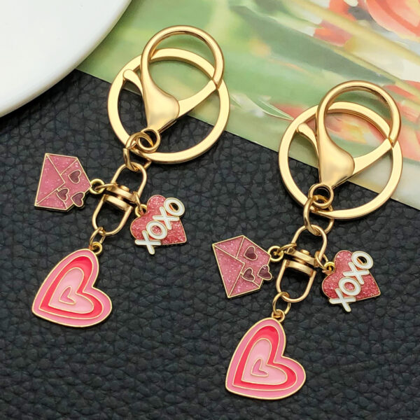 O1CN01bv38iu2Kpbh5hAXi3_2217654629606-0-cib Wholesale Valentine's Day Heart Envelope Keychain
