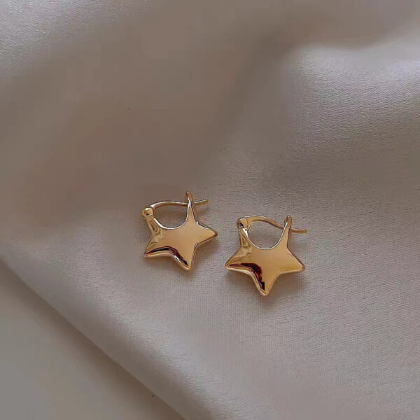 Wholesale creative personality simple smooth five-pointed star earring