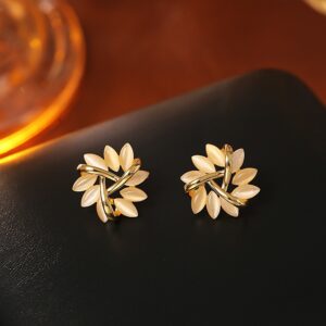 Cat's eye premium stud earrings