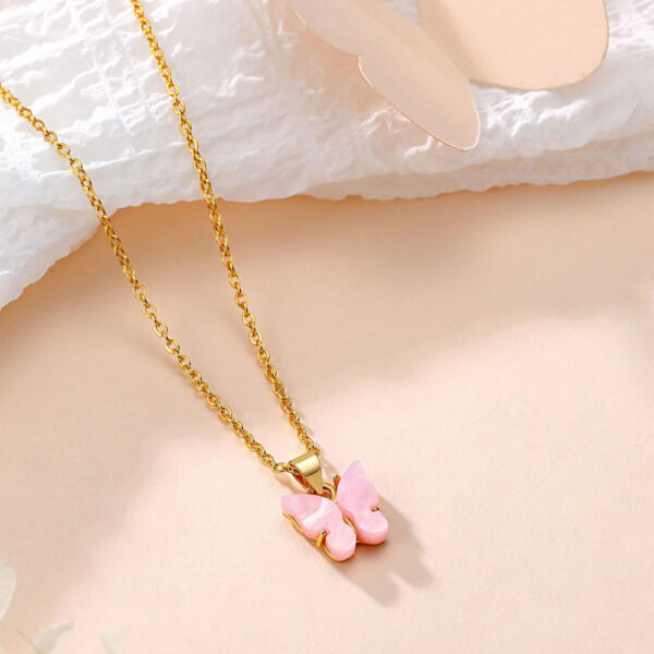 O1CN01c2j7Zi1IC64jxqwuC_2219385860856-0-cib Wholesale Pink Inlaid Gemstone Butterfly Pendant Alloy Necklace