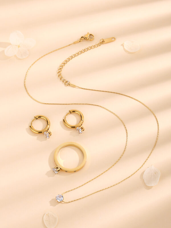 Wholesale Titanium Steel Four Claw Necklace Ring Earrings Luxury Set