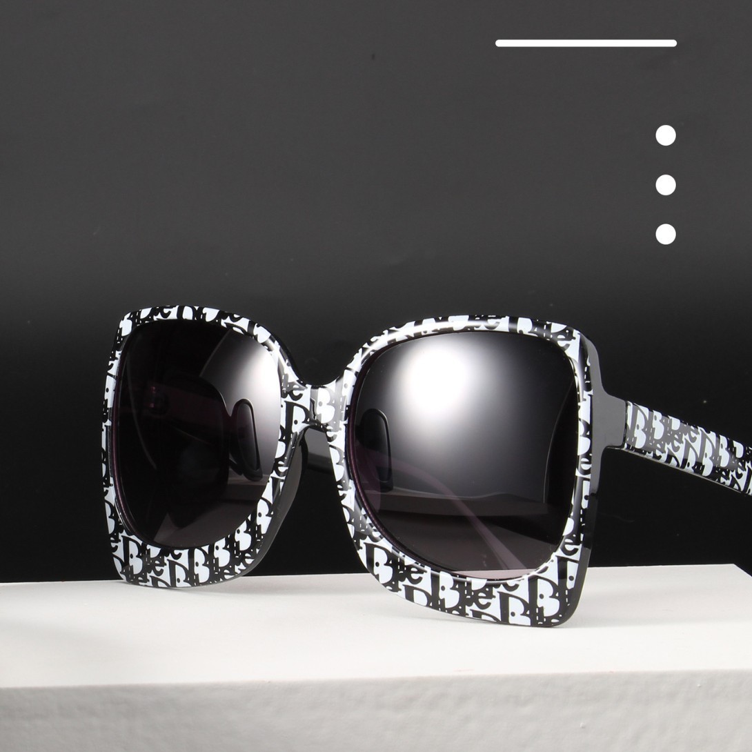 Wholesale Sunglasses with full frame, flower shaped frame colorful legs and irregular frames