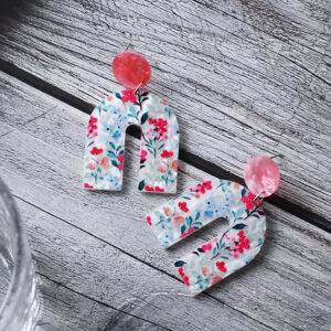 Pair of flower pattern earrings