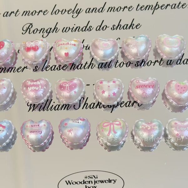 Wholesale 10pcs chubby lace heart relief acrylic beads