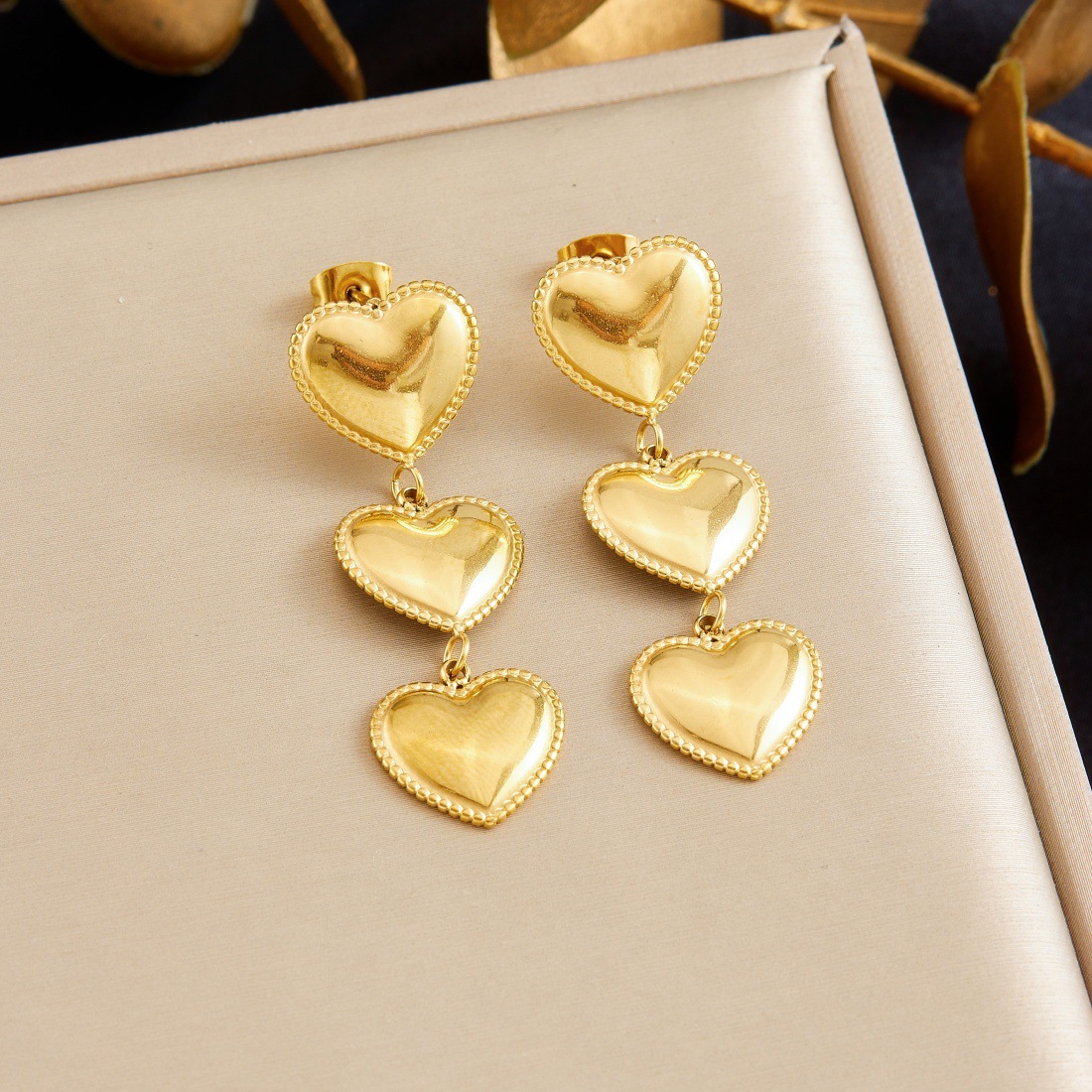 Wholesale lished gold-plated heart-shaped long stainless steel earrings