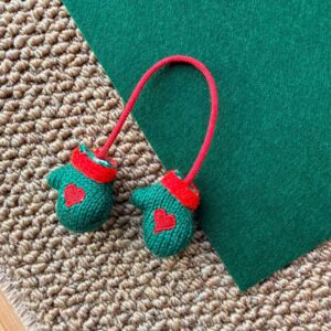 Green Christmas gloves