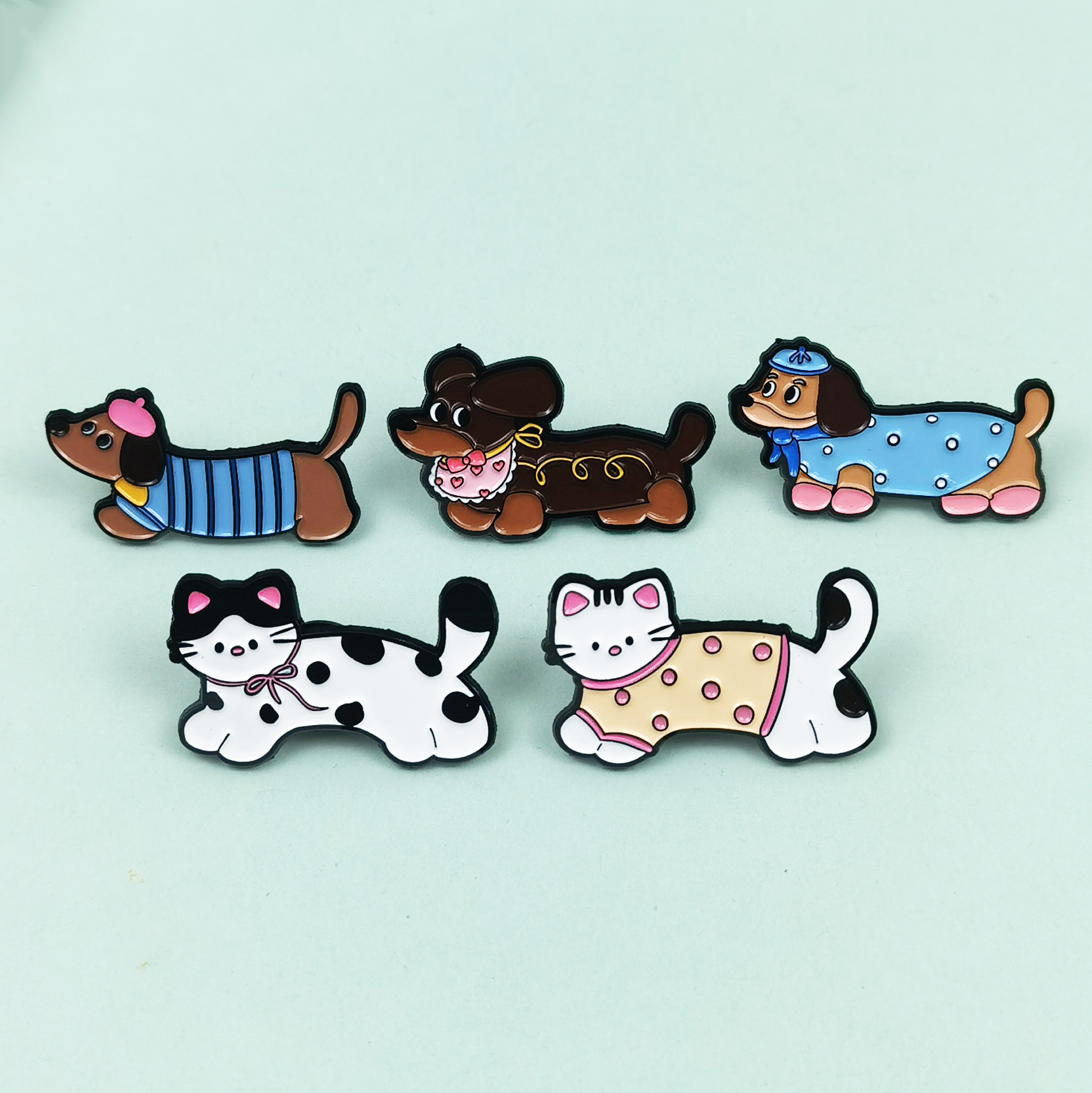 Wholesale Cute and able sausage dog cat alloy cartoon brooch