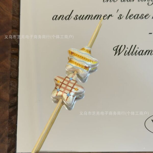 Wholesale 10pcs embossed silk gold pentagonal star acrylic beads