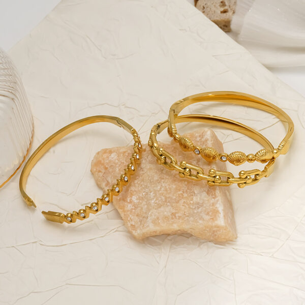 Wholesale gold-plated zircon bracelet stainless steel luxury temperament clasp bracelet