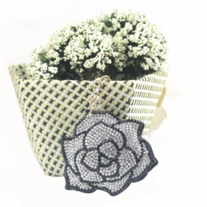 White Diamond on black background / PS-00099