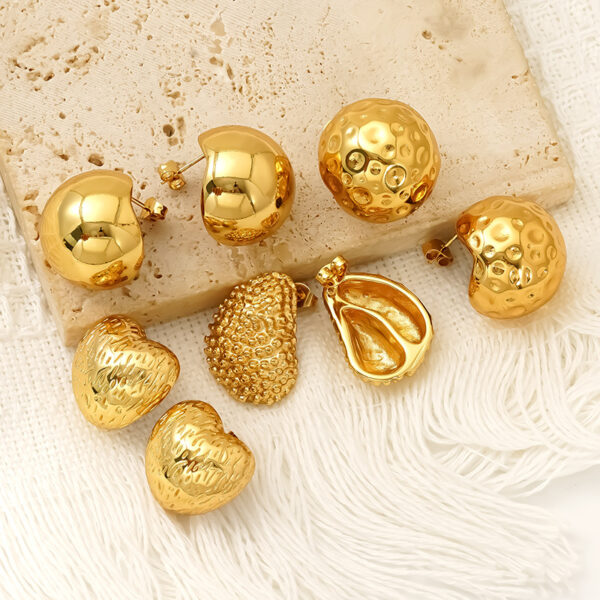 Wholesale Gold Titanium Steel Round Heart Polka Dot Geometric Stud Earrings