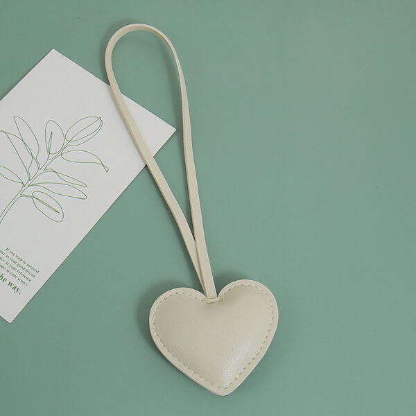 O1CN01dkC35k1fsuH6uNEEK_2204155124063-0-cib Wholesale Leather Heart-Shaped Hand Strap Keychain