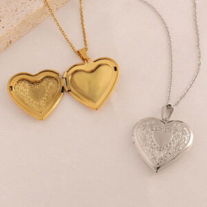 Peach heart photo box necklace / Steel color