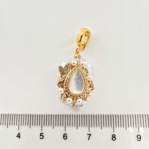 Water drops and shells full of diamonds