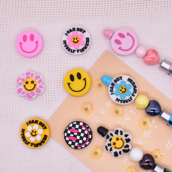 O1CN01du1KDG1t0m6VrKIMc_2207248195840-0-cib Wholesale Random Cute smiley face expressions Focal Beads