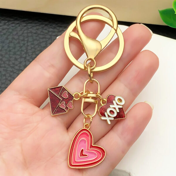 Wholesale Valentine's Day Oil Dripping Red Sprinkled Gold Heart Envelope Keychain