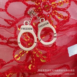 Wholesale mini simulation prisoner handcuffs toy doll accessories