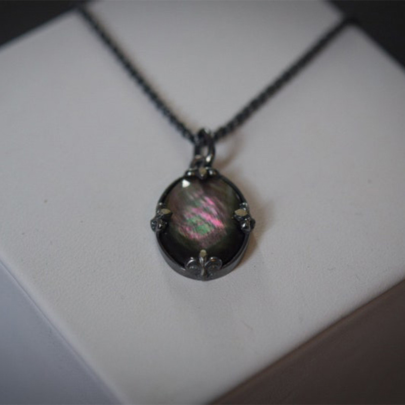Wholesale Retro oval embedded color pendant necklace