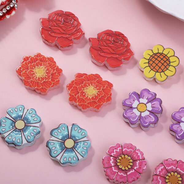 Wholesale 10pcs Through-hole double-sided embossed cartoon rose and sunflower beads