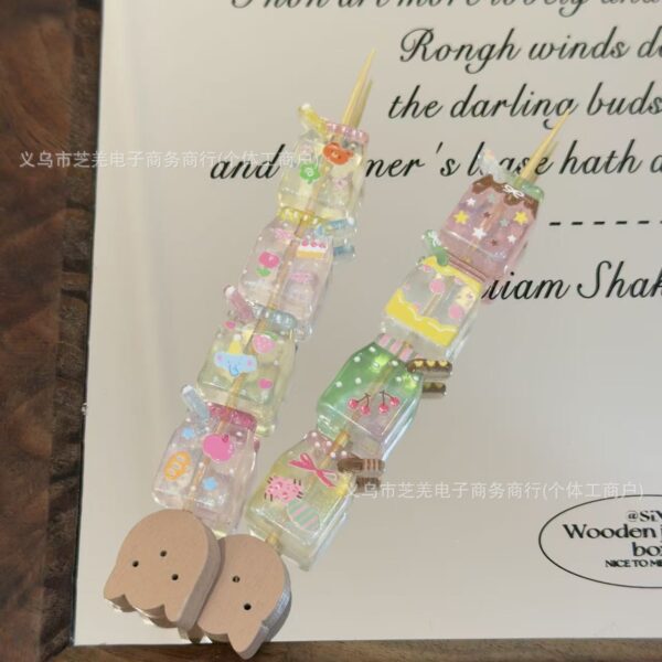 Wholesale 10pcs fine sparkling milk box mixed with embossed acrylic beads