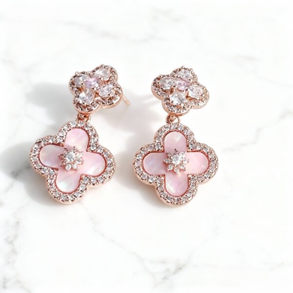 Wholesale Pink Shell Four Leaf Pink Silver Needle Earrings