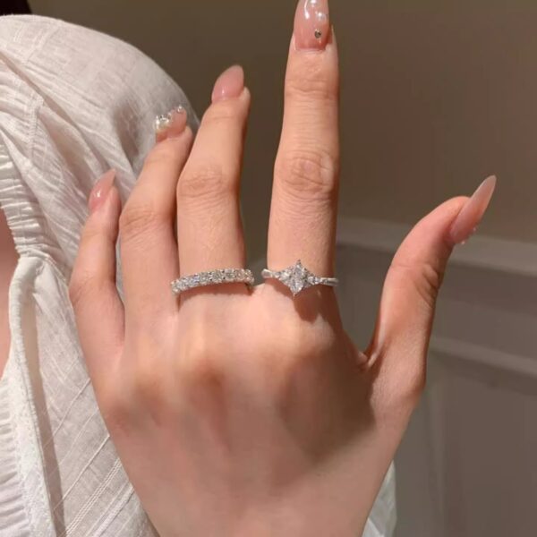 Wholesale Sparkling Pigeon Egg Zircon Diamond Stacking Ring