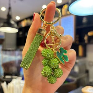 Fully diamond-encrusted simulated grapes (green) / 5.3*3.7