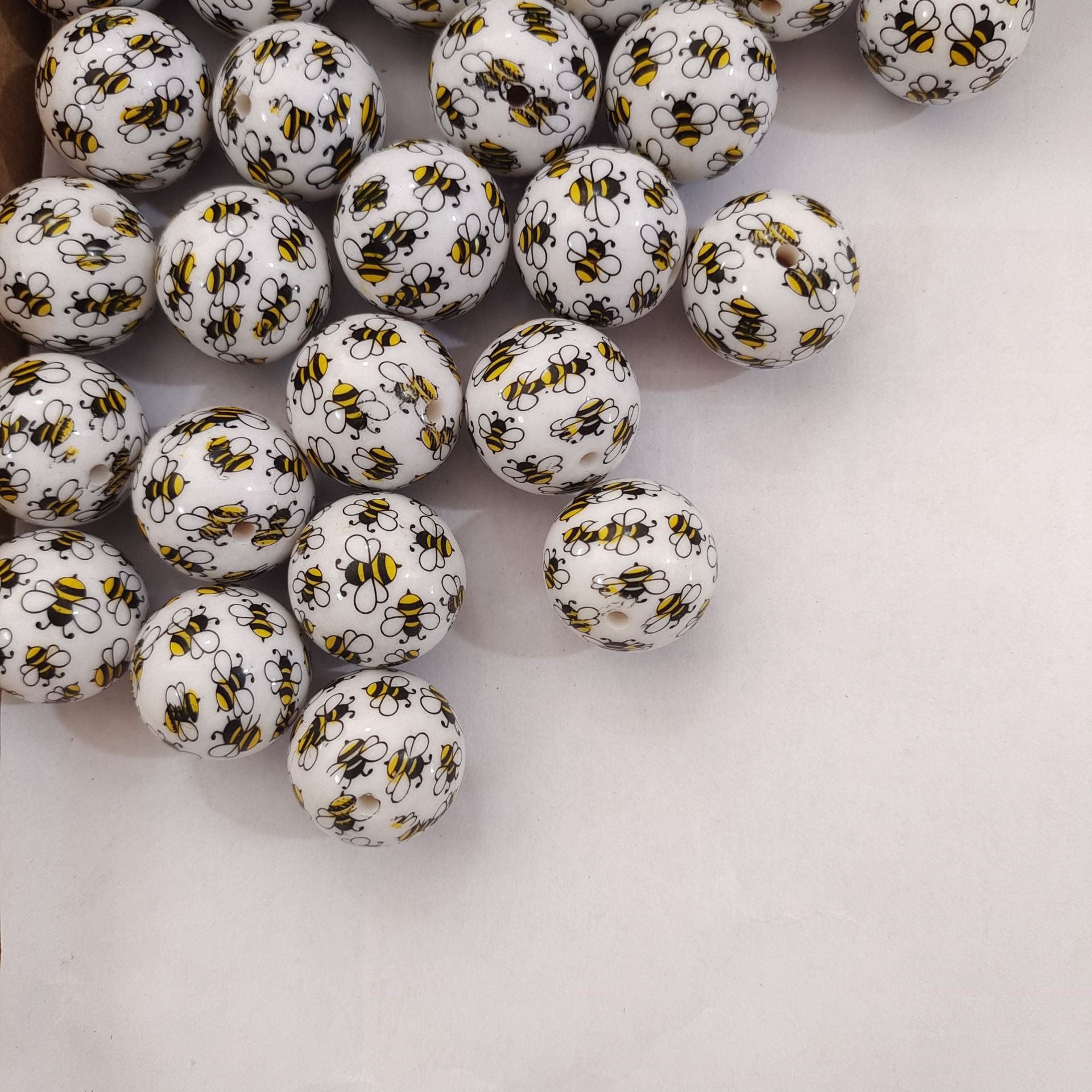 Wholesale 20MM Acrylic Two-color Bee Print Beads