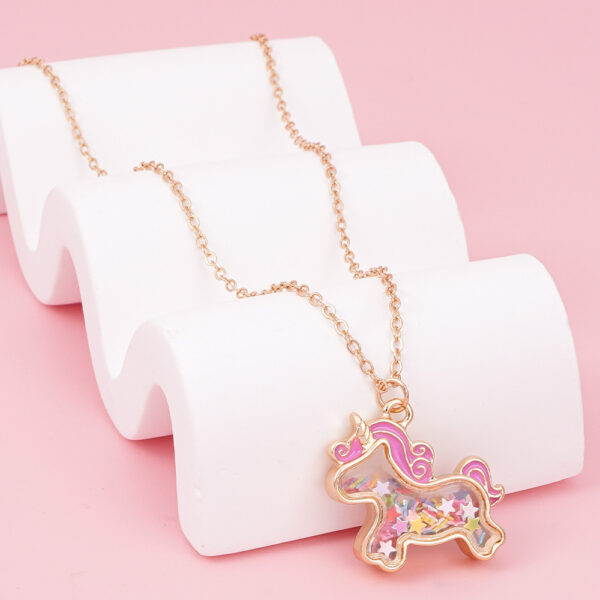 Wholesale Unicorn Necklace Containing Movable Sequins
