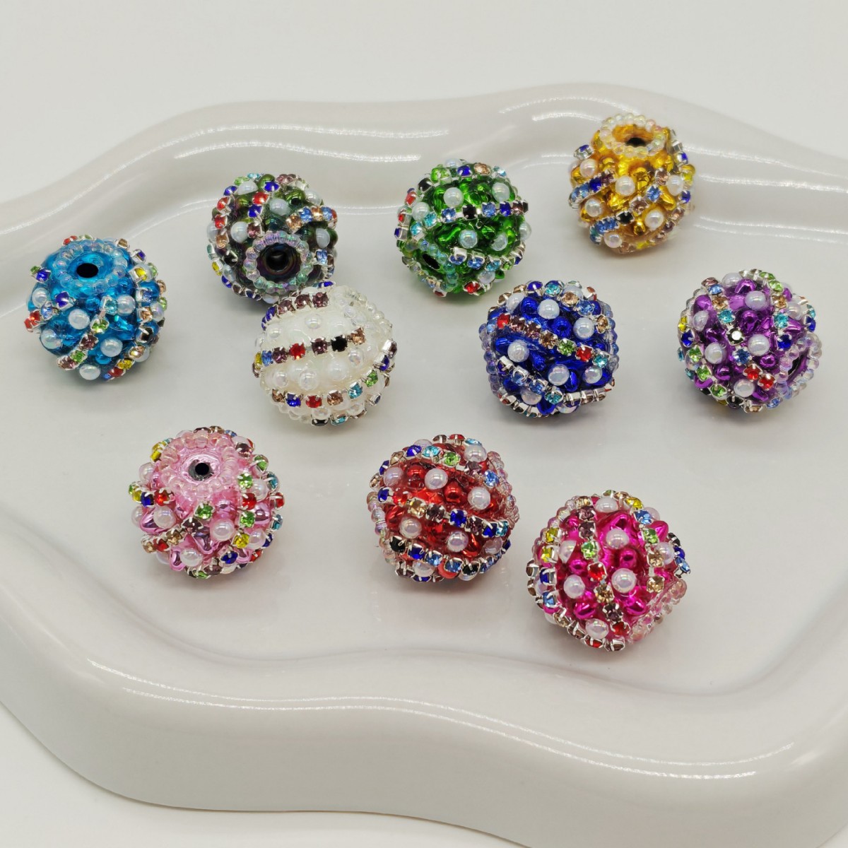 Wholesale ill ball colored straight hole beads