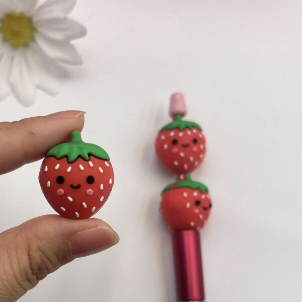 O1CN01f6LIPY2FO3iYYnbUy_2216349148869-0-cib Wholesale Mix 40pcs UV Coated Acrylic Cartoon Head Macaron Color Straight Hole Beads or 10pcs 3D Strawberry Silicone Focal Beads