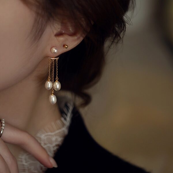 Wholesale Pearl Long Retro Fashion Niche Simple Earrings