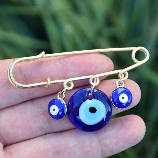 Wholesale Blue Eyes Three-Hole Circle Pin Brooch Y2K Turkish Sweater Brooch