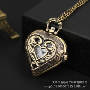 Wholesale Vintage Valentine's Day heart-shaped hollow quartz pocket watch