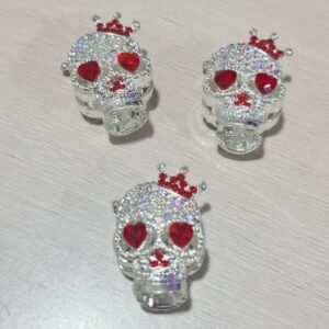 Red eyes-red crown