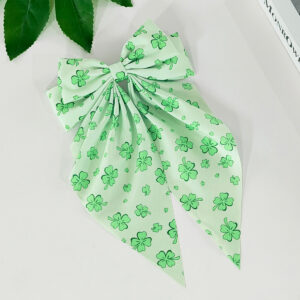 04 cartoon four-leaf clover