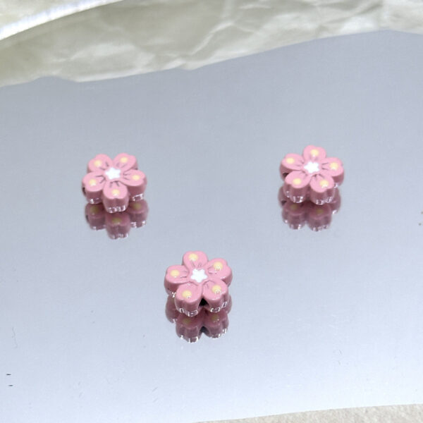 O1CN01fk3EQt20W6Sxxfsr8_2219495706856-0-cib Wholesale drop oil five petal flower flower plum blossom DIY beaded alloy paint