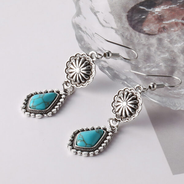 O1CN01fucxou1bXb9iHEj3M_1680633475-0-cib Wholesale Bohemian vintage carved turquoise earrings
