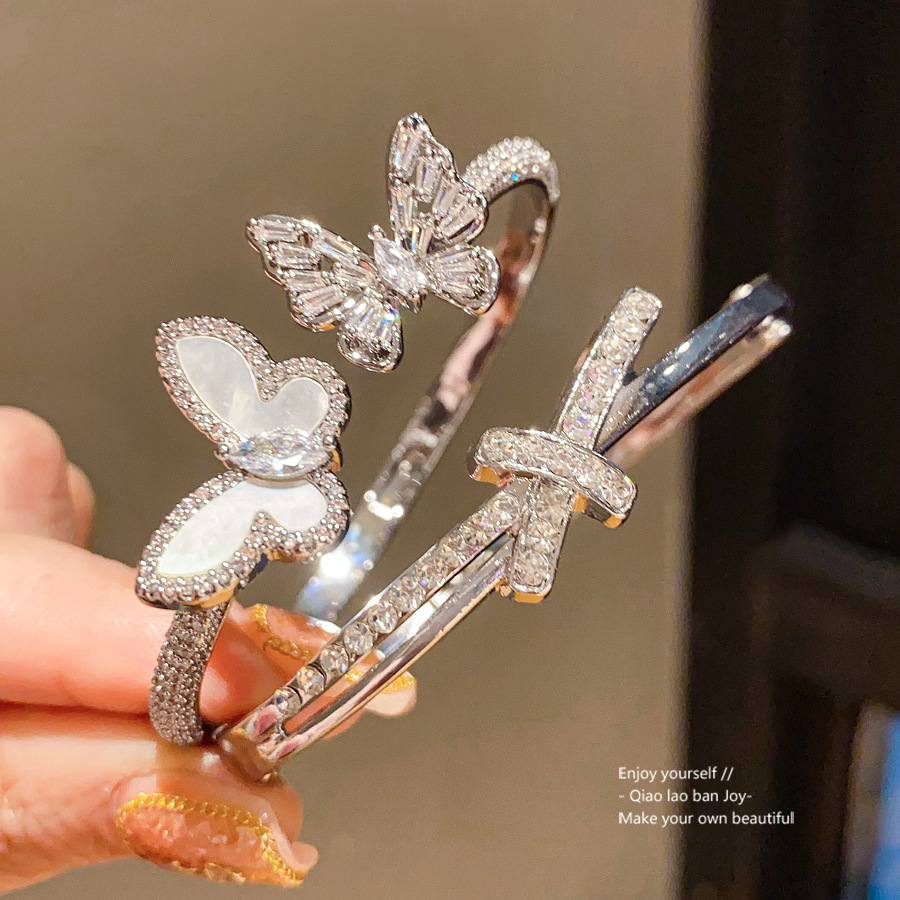 Wholesale Butterfly studded diamond cross buckle bracelet