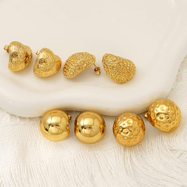 Wholesale Gold Titanium Steel Round Heart Polka Dot Geometric Stud Earrings