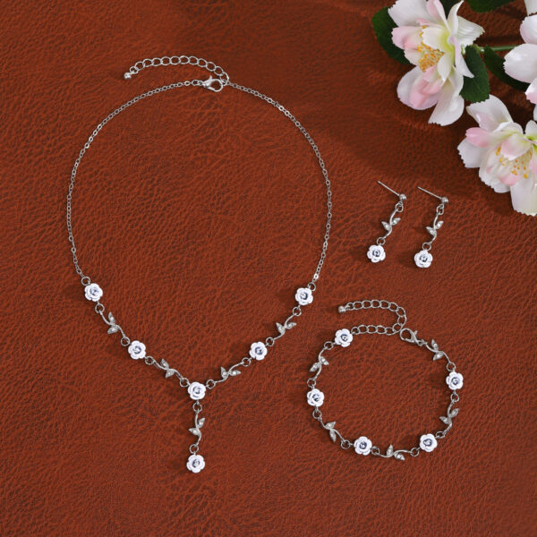 Wholesale Girl Mori Rose Earrings Vintage Romantic Red Flower Necklace suit