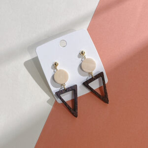 Stud earrings C