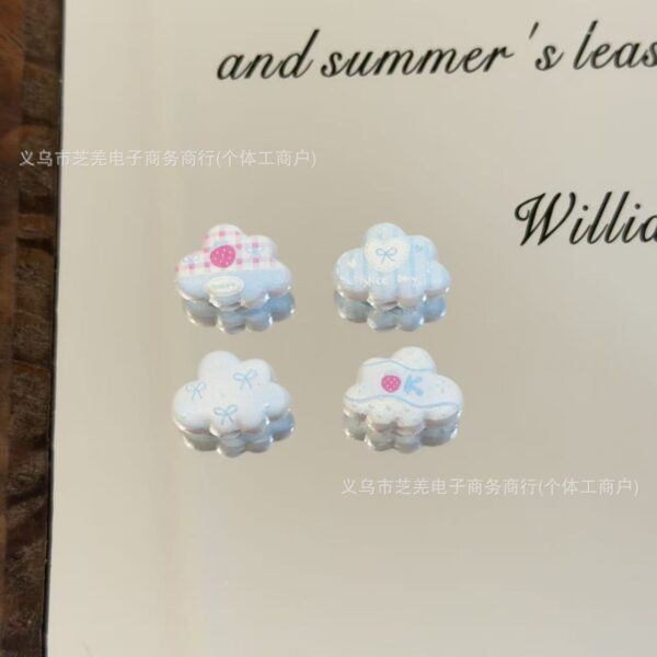 Wholesale 10pcs embossed blue strawberry cloud acrylic beads
