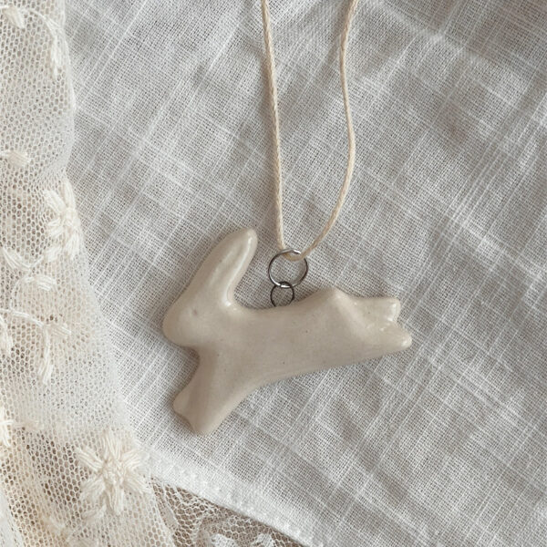 Wholesale Vintage rabbit flower print pendant necklace