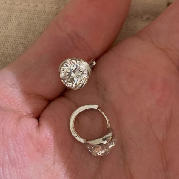 Wholesale Asymmetrical Super Flash Zircon Gold Earrings Simple Design Earrings