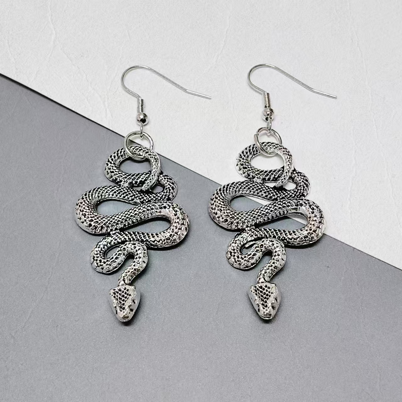 Wholesale Alloy Python Ancient Sier Earrings Jewelry Earrings