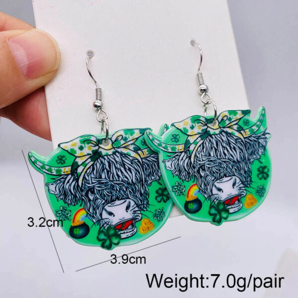 O1CN01hoCLZr1UL3FvfWfKu_2220508632500-0-cib Wholesale St. Patrick's Day rooster and hen heart-shaped acrylic earrings